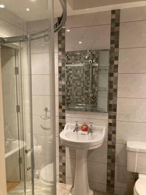 2 Quay Road, Killala. Stunning Sea Front Cottage Екстер'єр фото