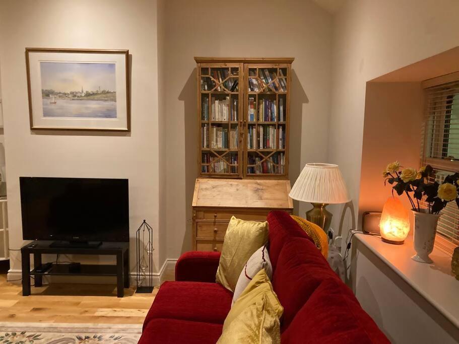 2 Quay Road, Killala. Stunning Sea Front Cottage Екстер'єр фото