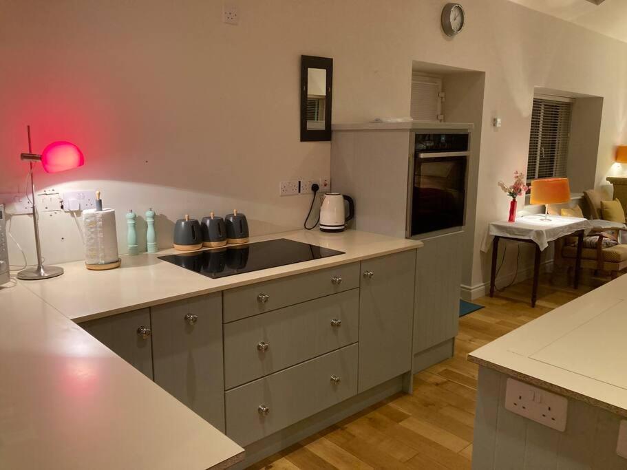 2 Quay Road, Killala. Stunning Sea Front Cottage Екстер'єр фото