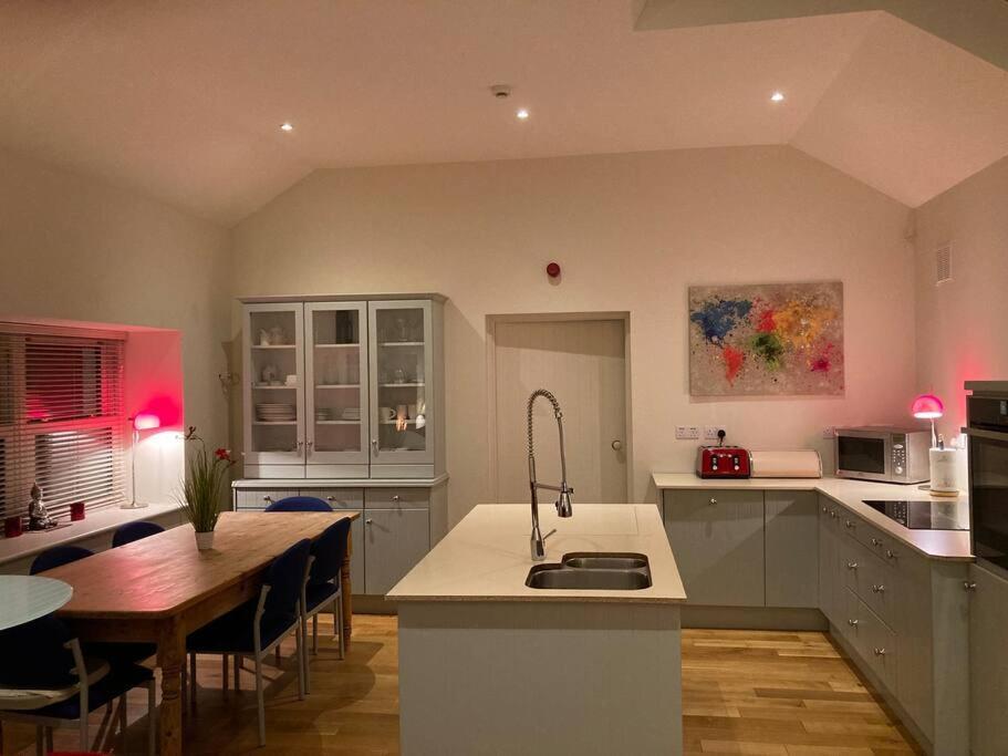 2 Quay Road, Killala. Stunning Sea Front Cottage Екстер'єр фото